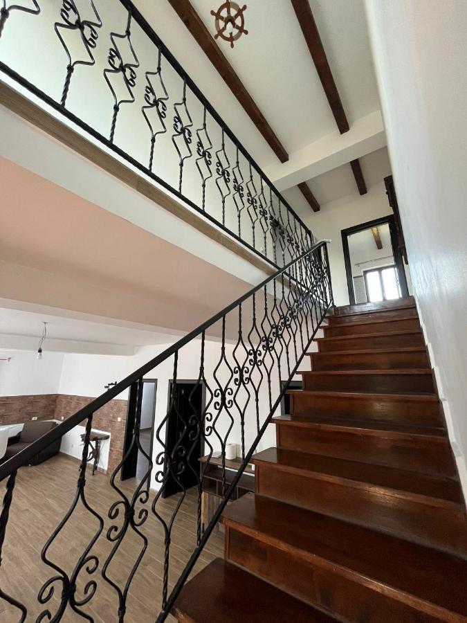 Pensiunea La Conac Birlad ภายนอก รูปภาพ